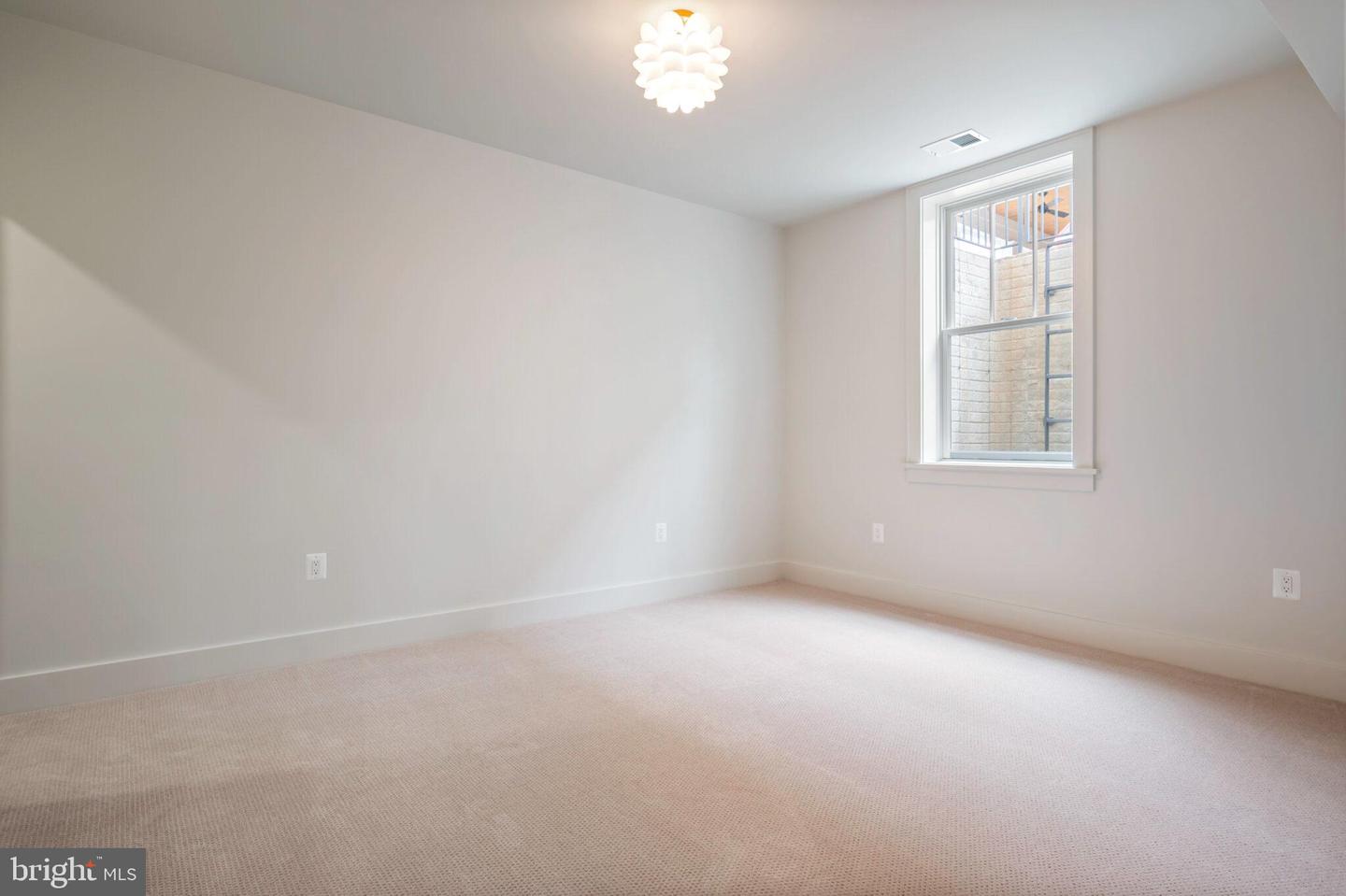 315 E Howell Ave