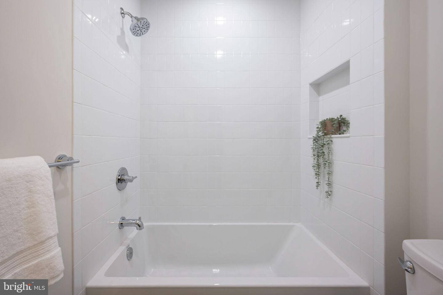 315 E Howell Ave