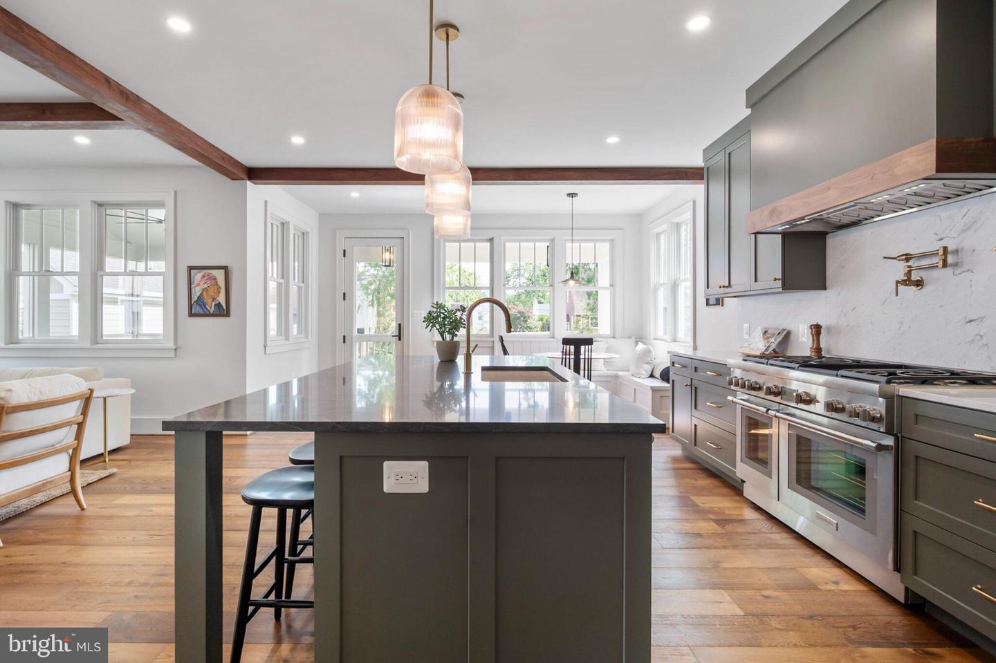 315 E Howell Ave