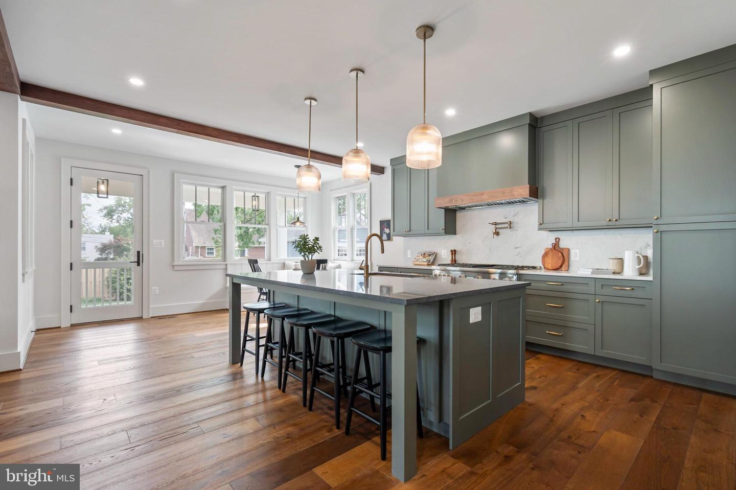315 E Howell Ave