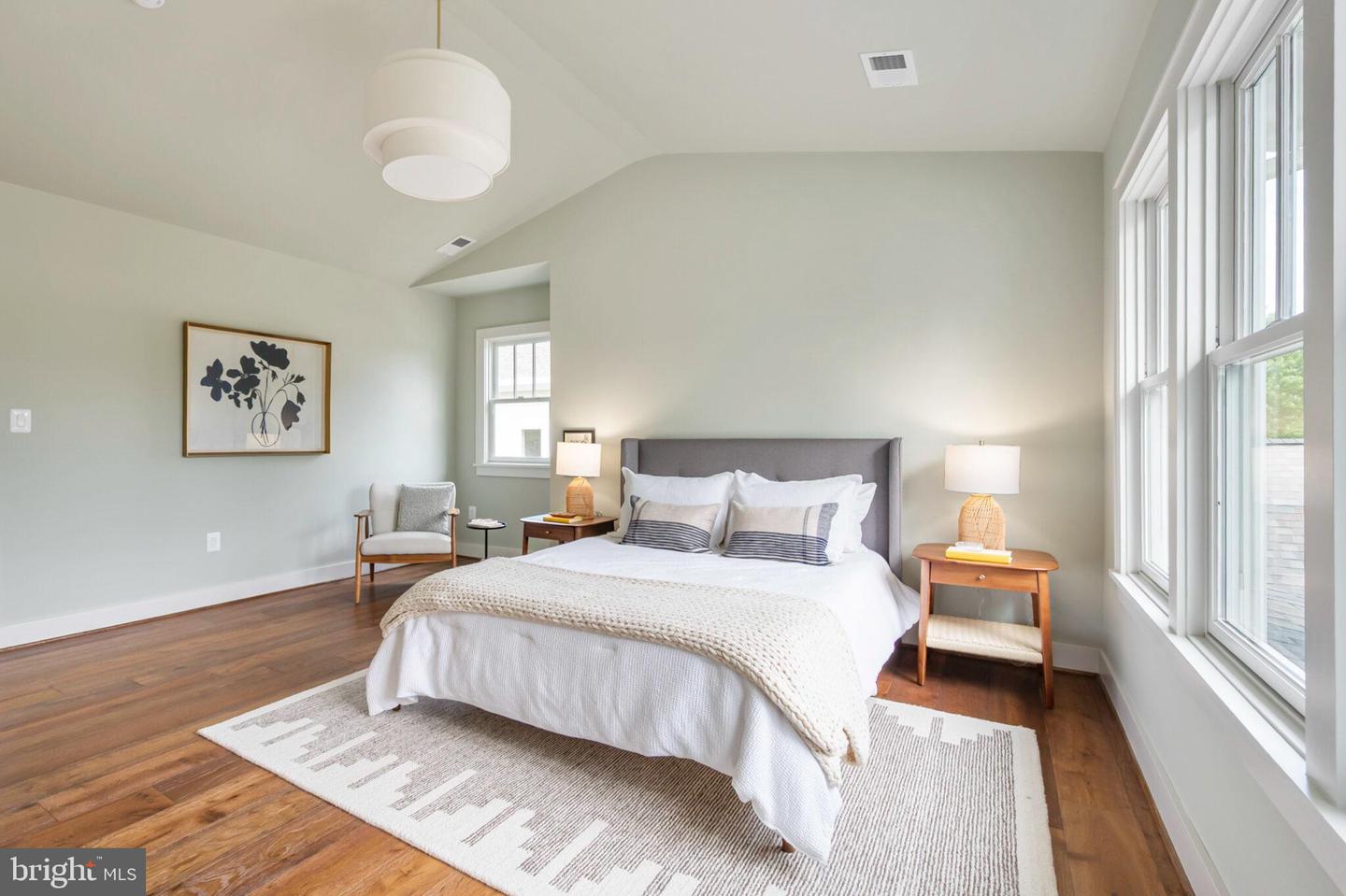 315 E Howell Ave