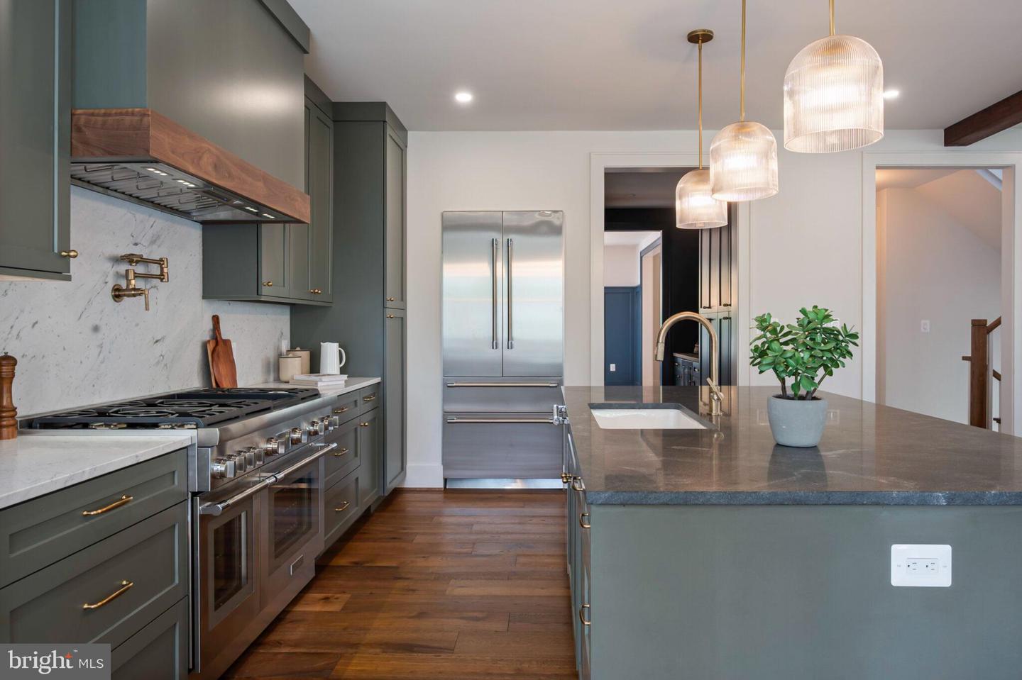 315 E Howell Ave