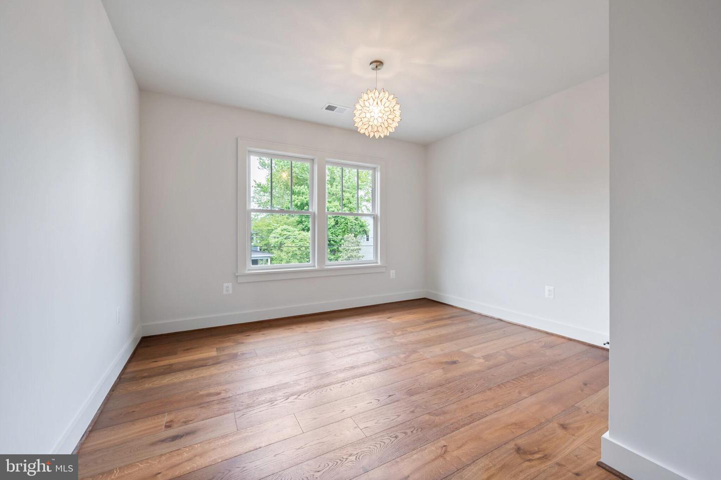 315 E Howell Ave
