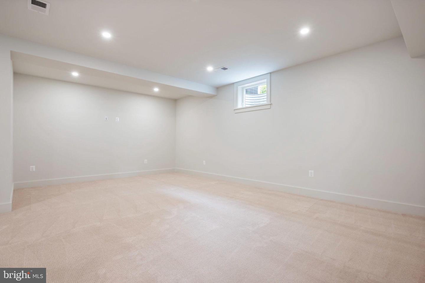 315 E Howell Ave