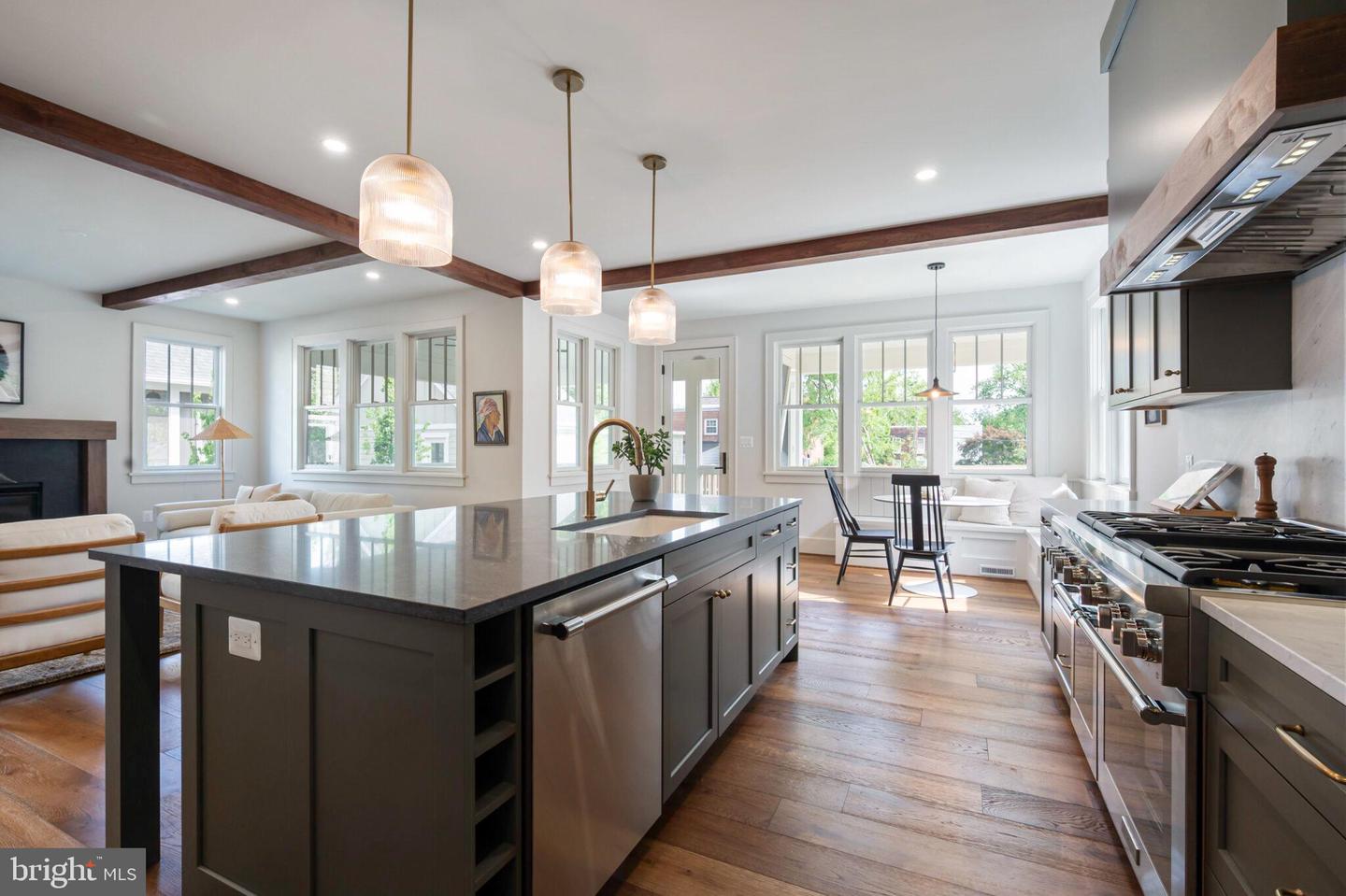 315 E Howell Ave