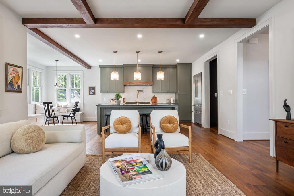 315 E Howell Ave
