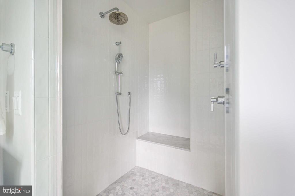 315 E Howell Ave