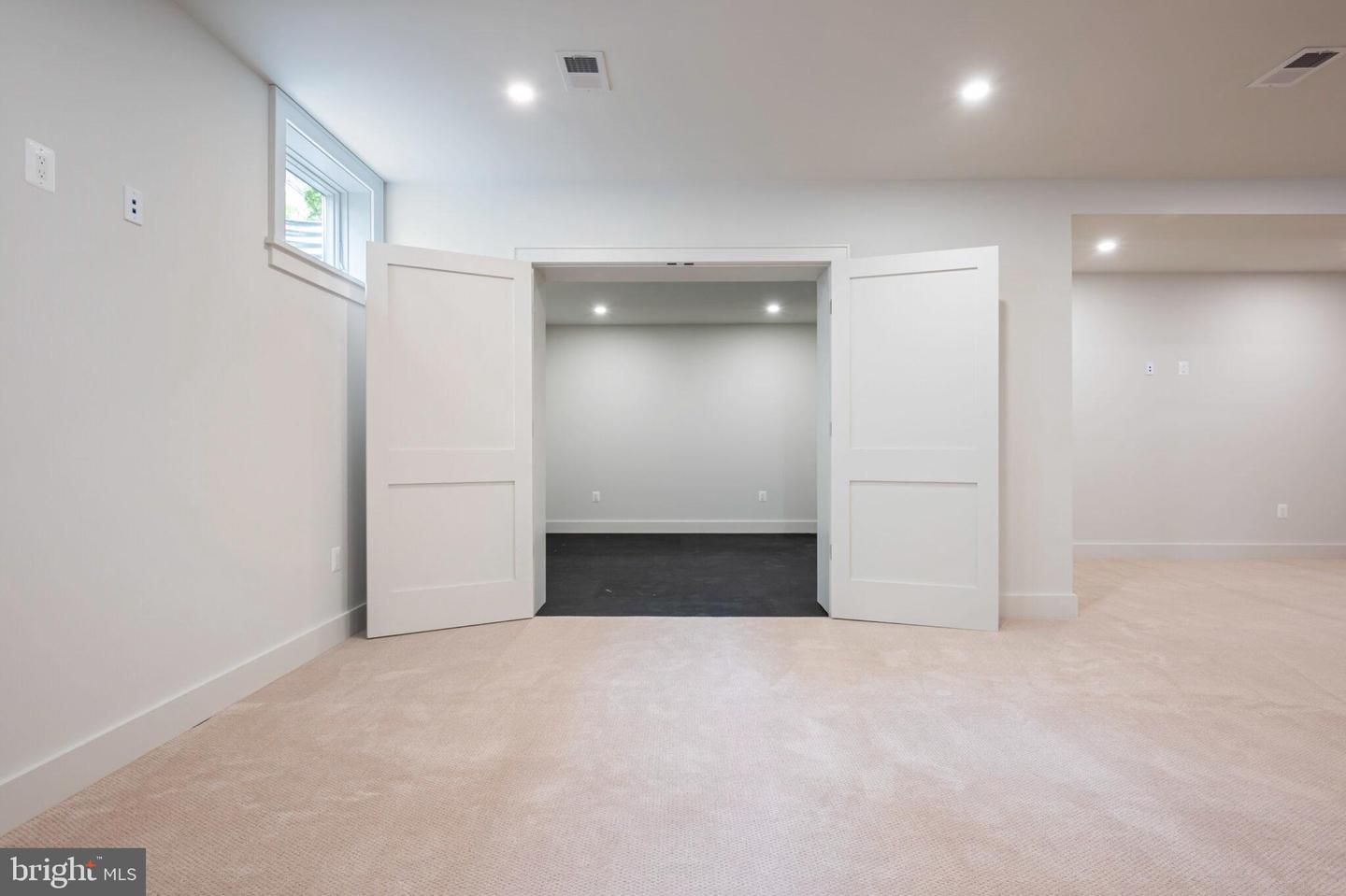 315 E Howell Ave