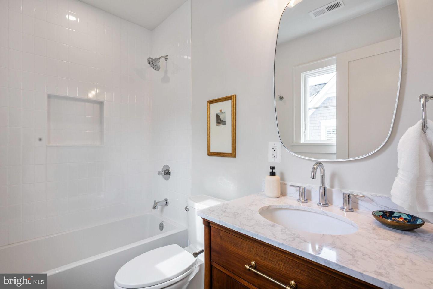 315 E Howell Ave