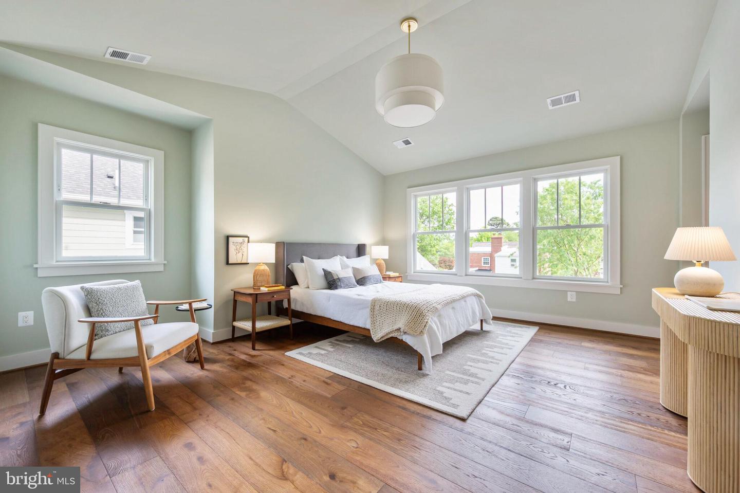 315 E Howell Ave