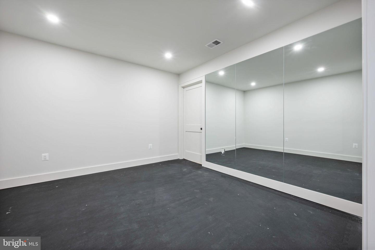 315 E Howell Ave