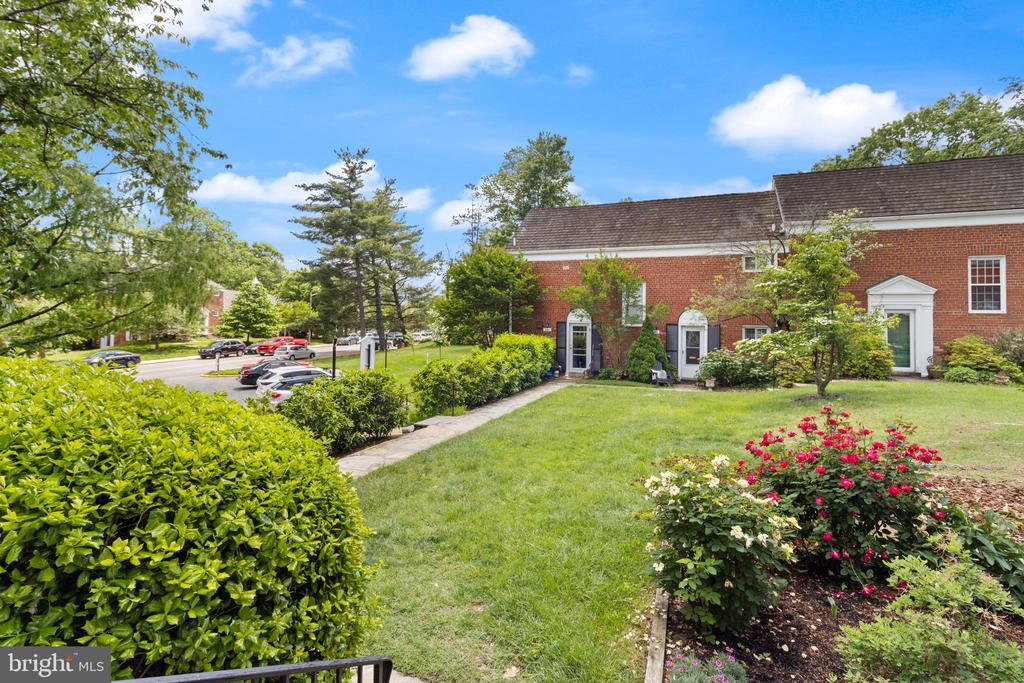 3282 MARTHA CUSTIS DR