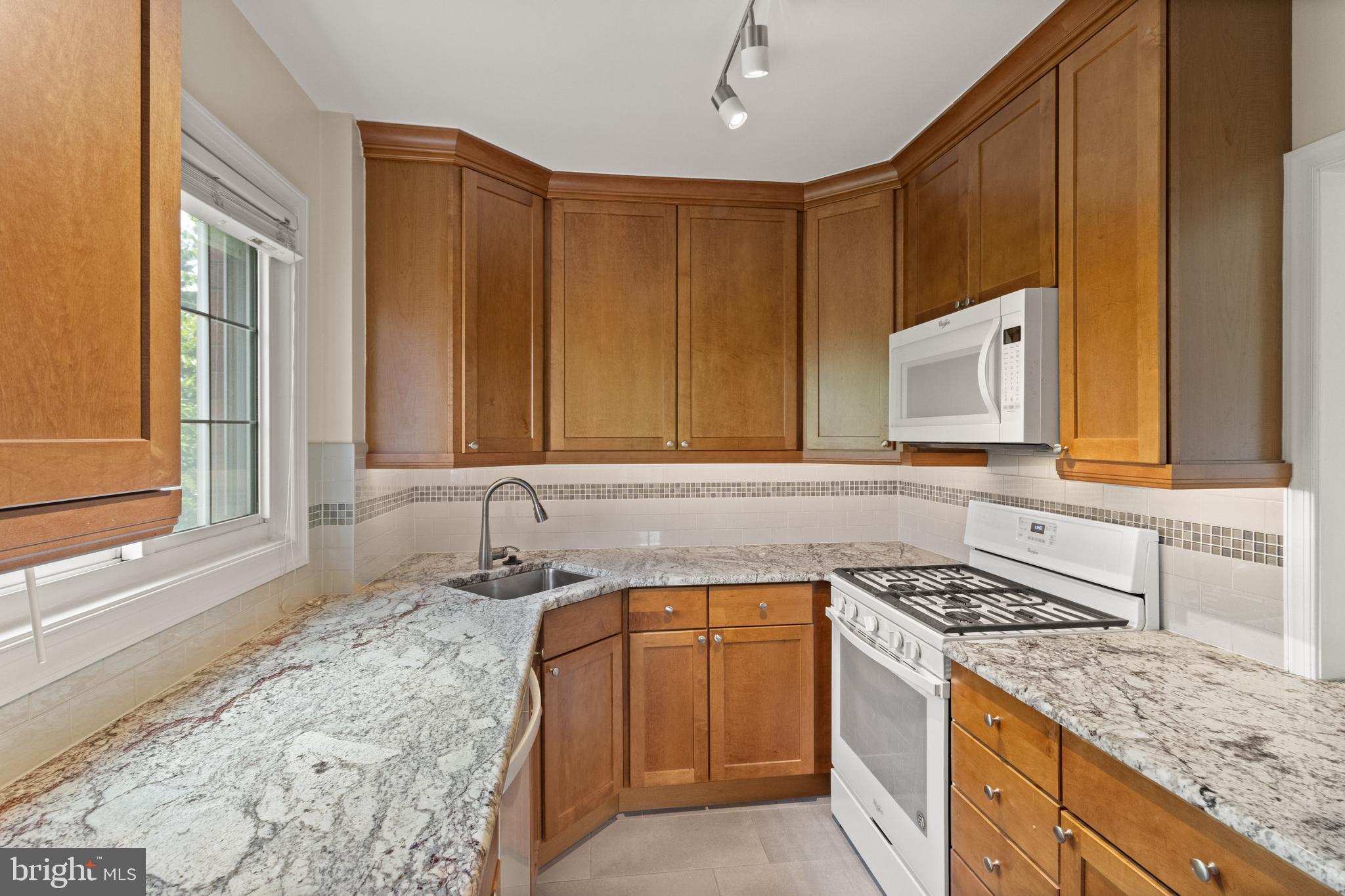 3282 MARTHA CUSTIS DR