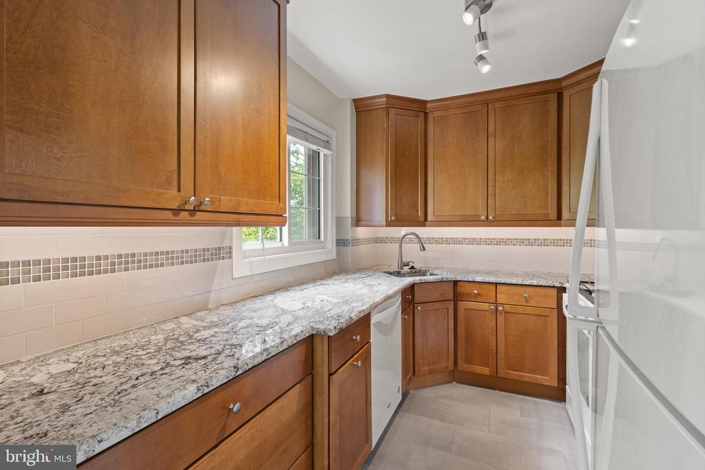 3282 MARTHA CUSTIS DR