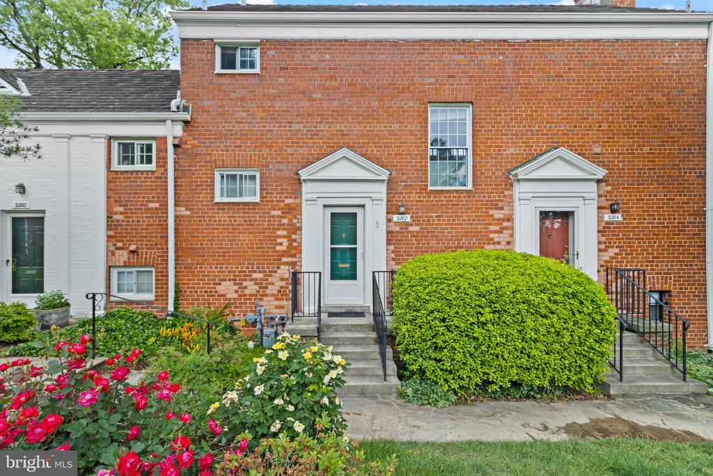 3282 MARTHA CUSTIS DR