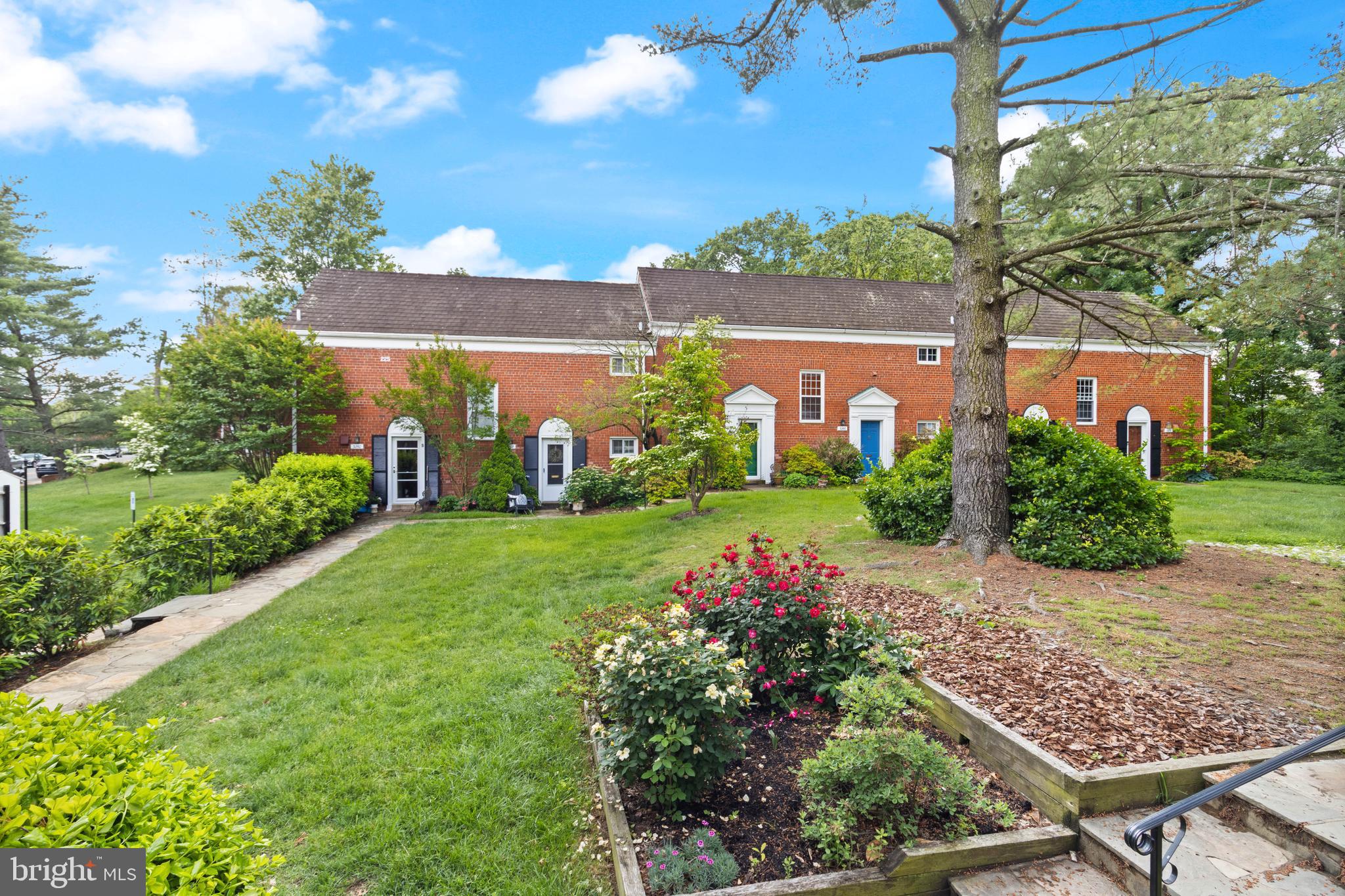 3282 MARTHA CUSTIS DR