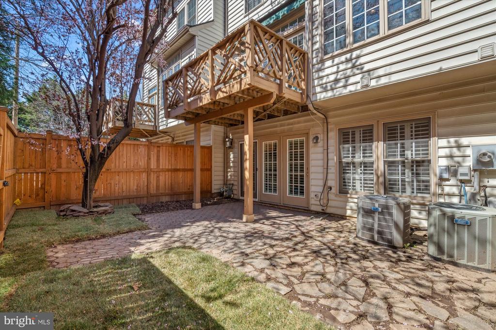 722 Hawkins Way