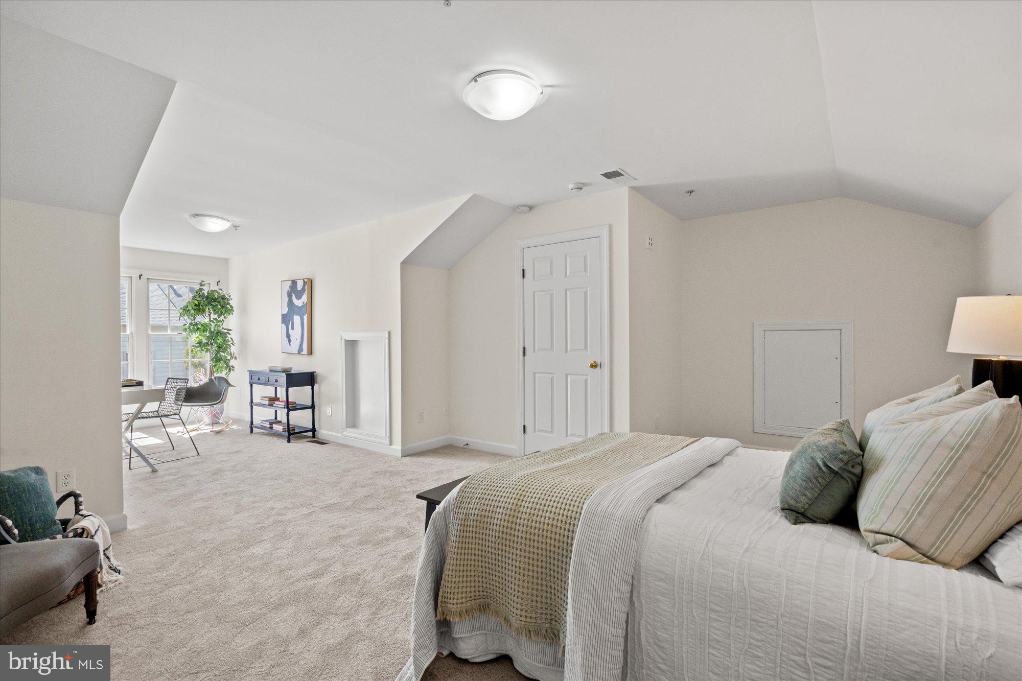 722 Hawkins Way
