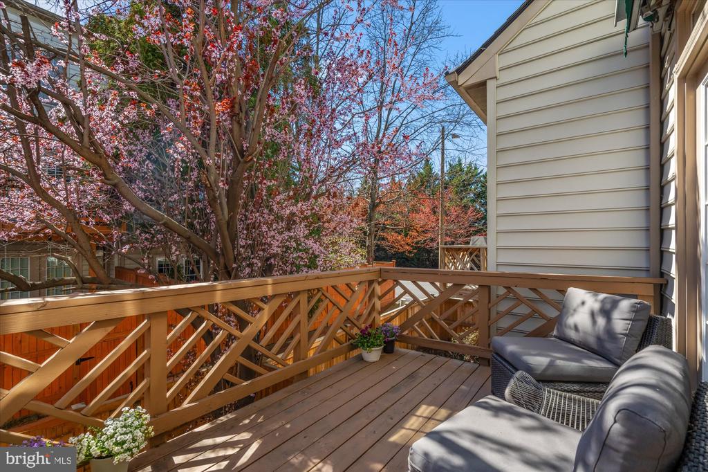 722 Hawkins Way