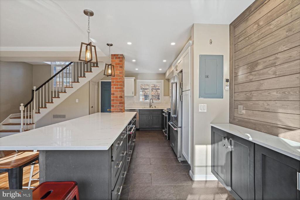 3250 GUNSTON RD