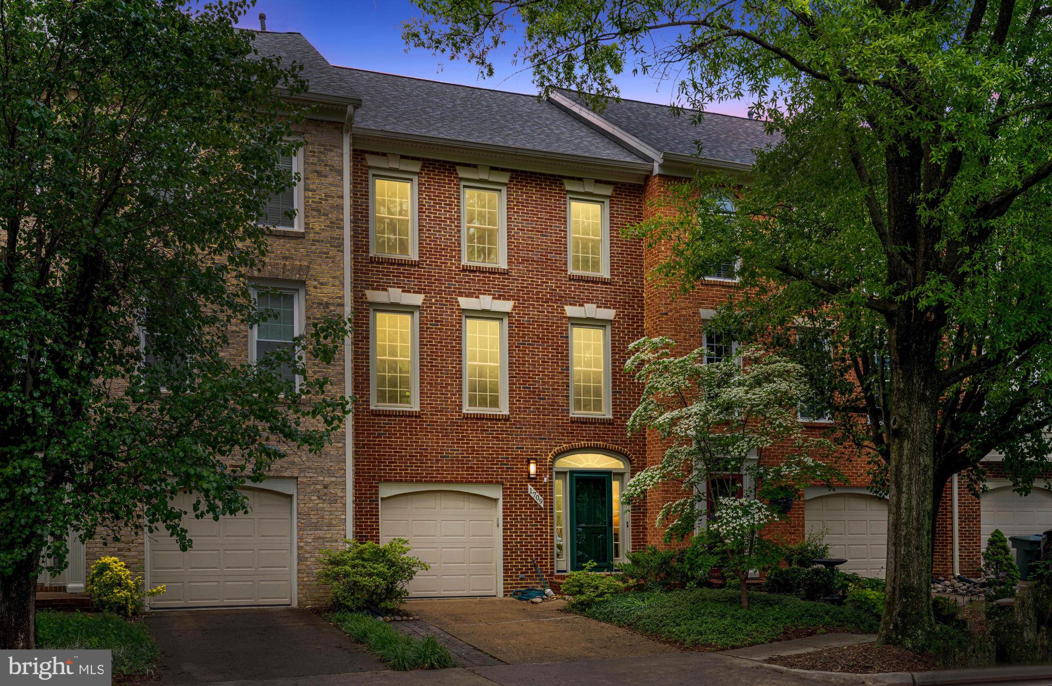 1709 Dogwood Dr