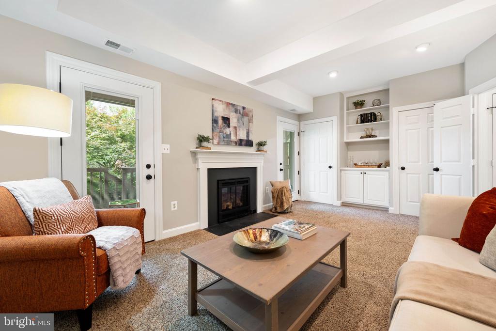 1709 Dogwood Dr