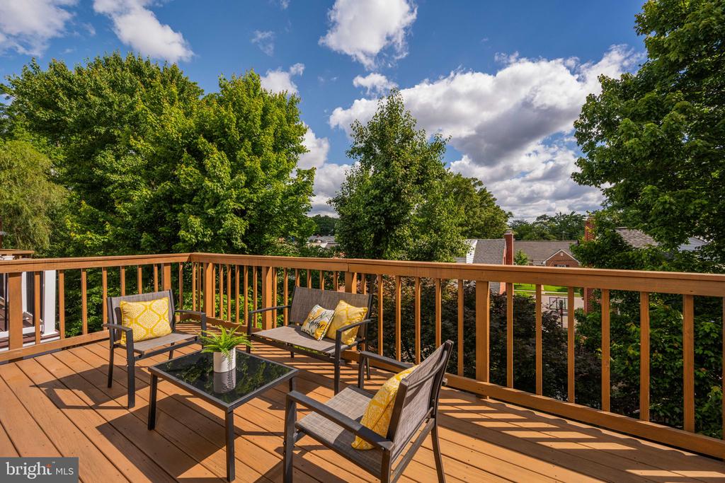 1709 Dogwood Dr