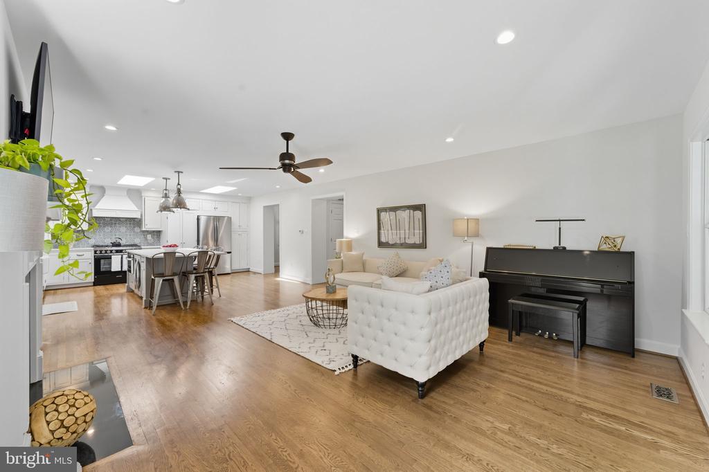 2913 RICHMOND LANE