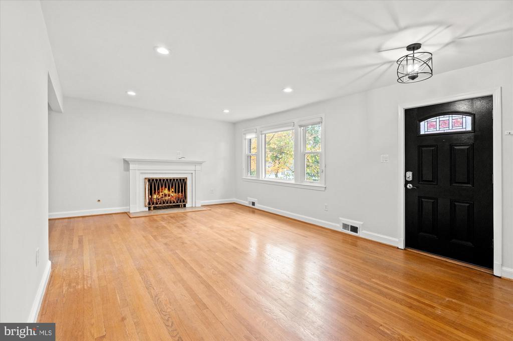 3000 EDGEHILL DRIVE