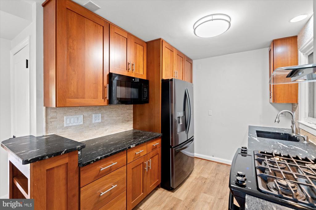 3000 EDGEHILL DRIVE