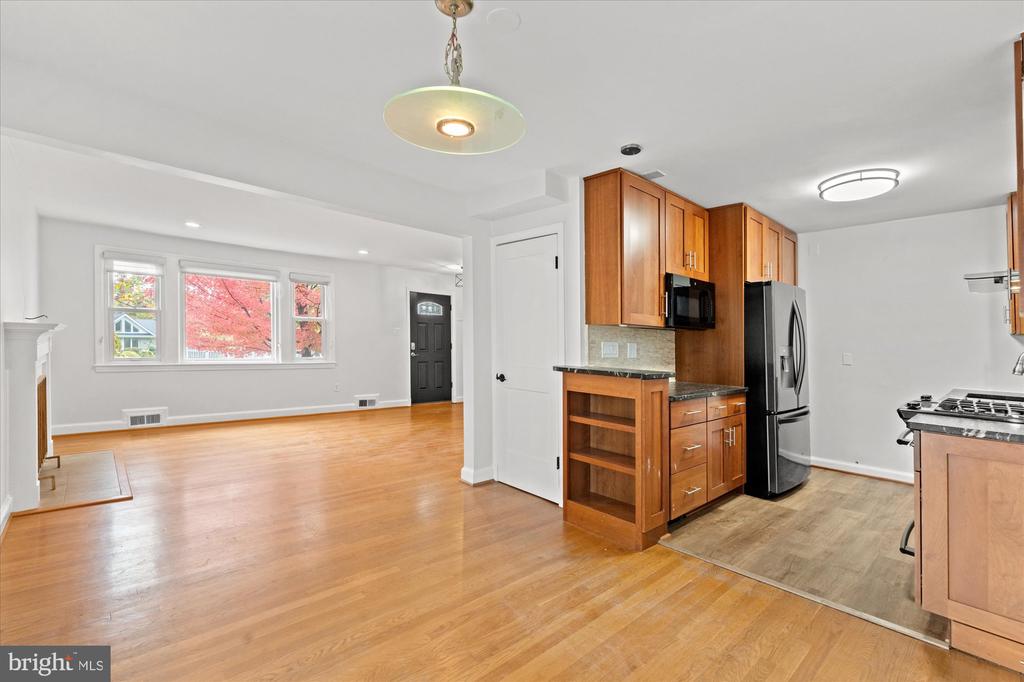 3000 EDGEHILL DRIVE