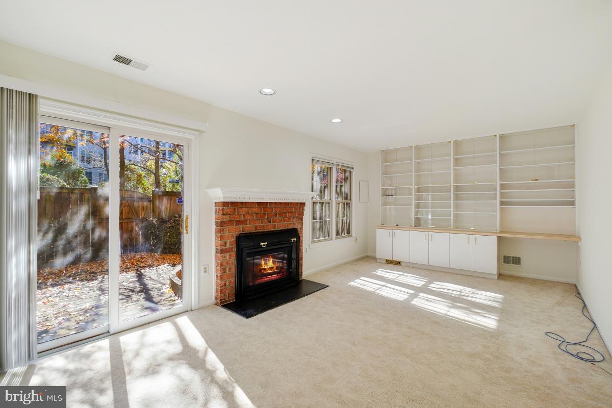 5004 HERITAGE LANE