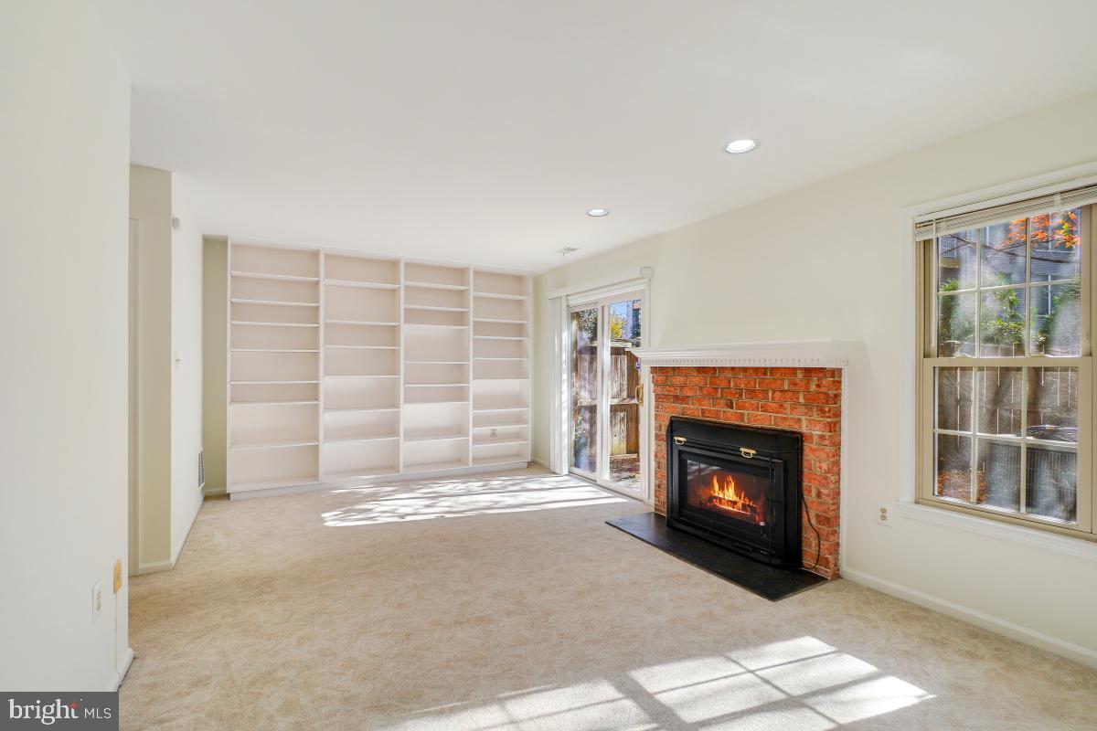5004 HERITAGE LANE