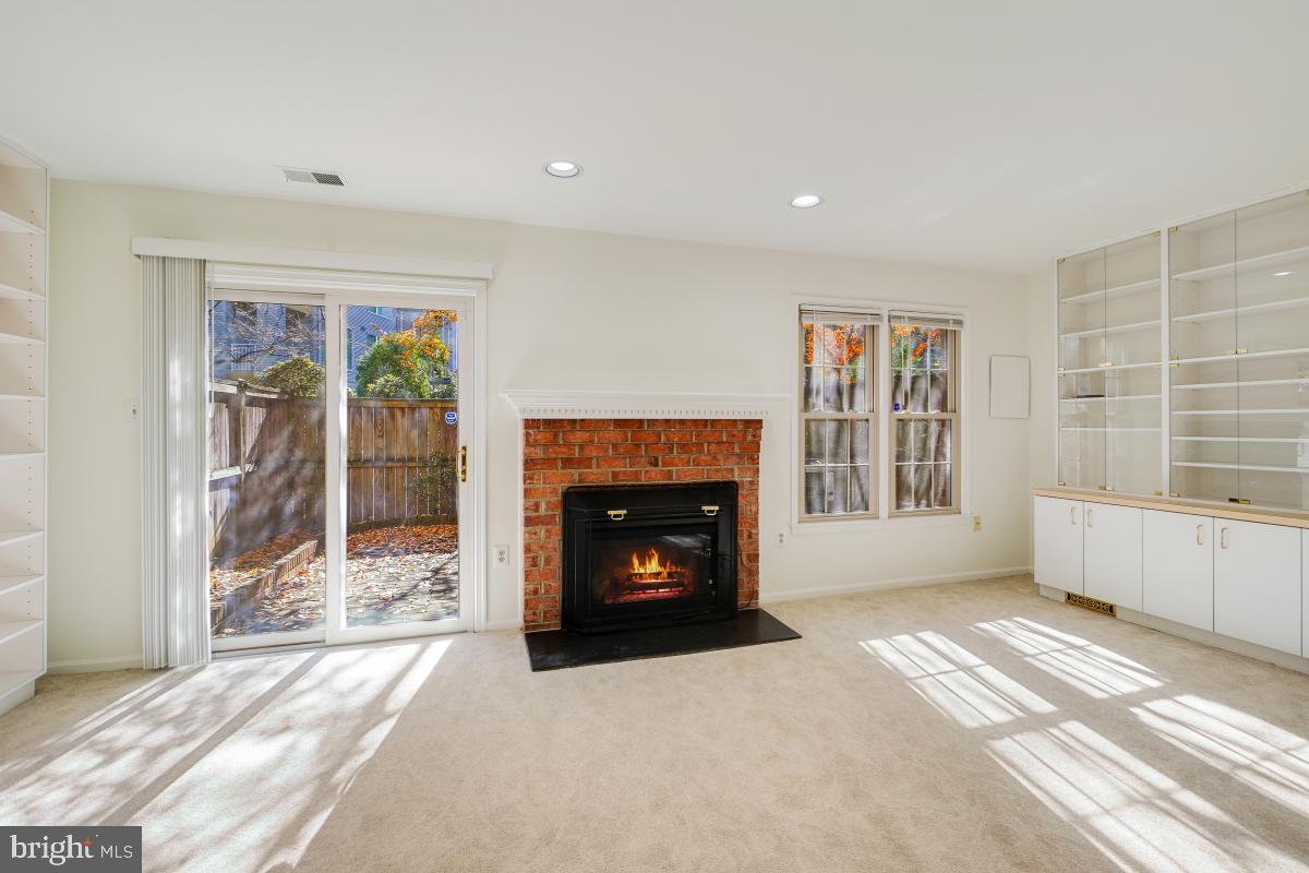 5004 HERITAGE LANE