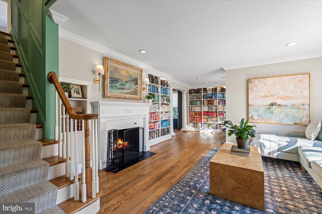 813 BEVERLEY DRIVE