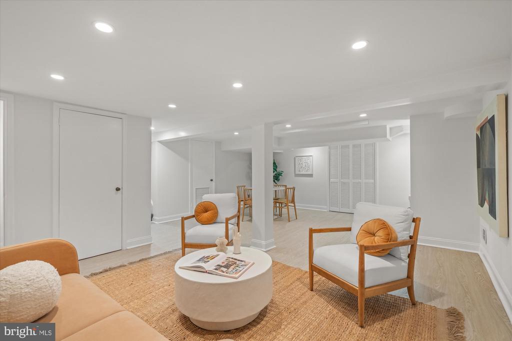 503 WOODLAND TERRACE