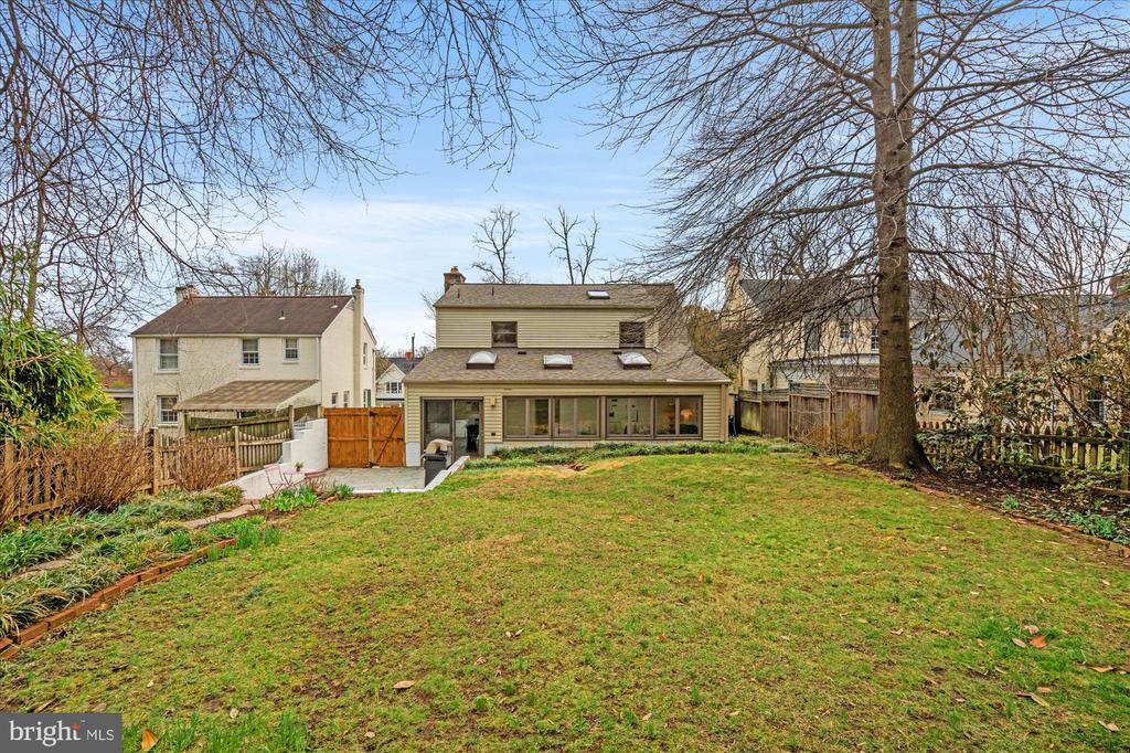 503 WOODLAND TERRACE