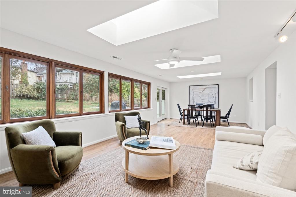 503 WOODLAND TERRACE