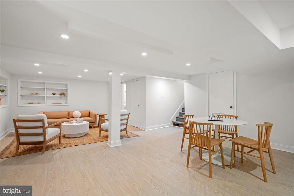 503 WOODLAND TERRACE