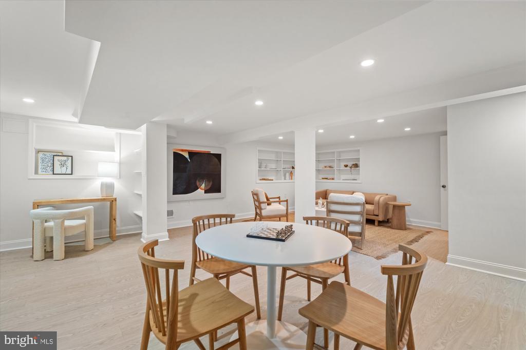 503 WOODLAND TERRACE