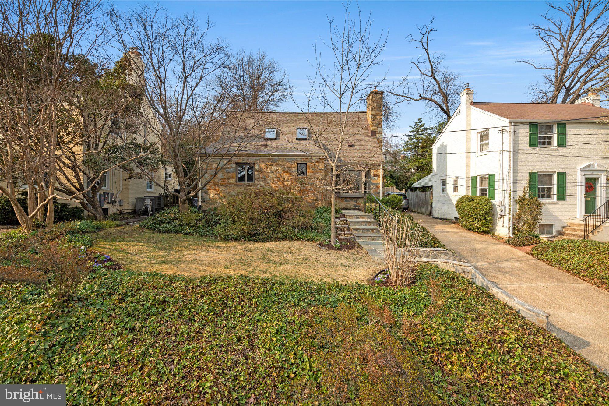 503 WOODLAND TERRACE