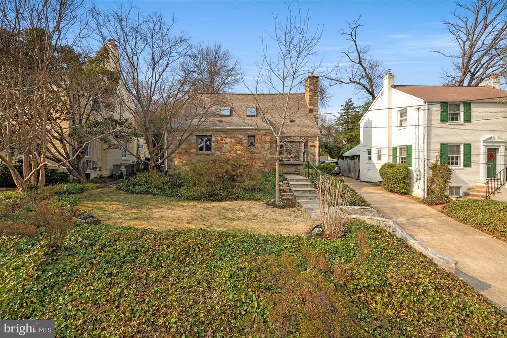 503 WOODLAND TERRACE
