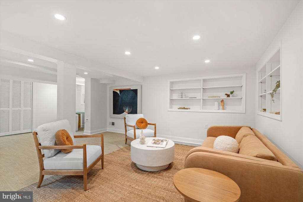 503 WOODLAND TERRACE