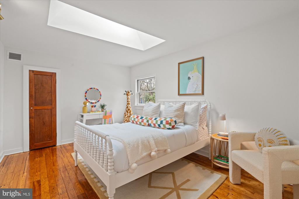 503 WOODLAND TERRACE