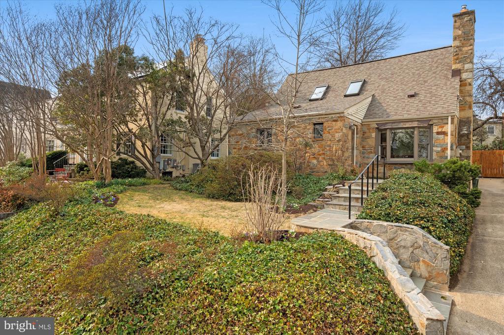 503 WOODLAND TERRACE