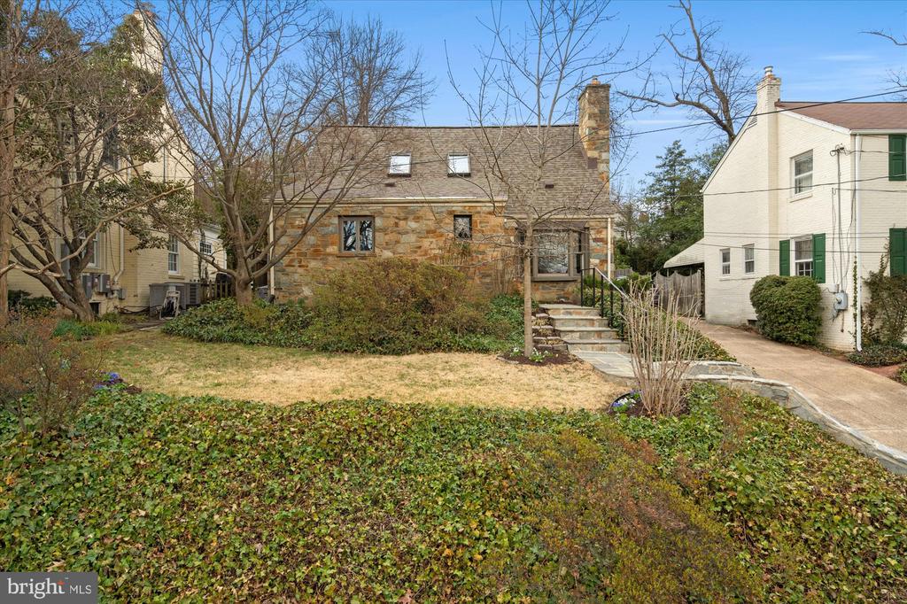 503 WOODLAND TERRACE