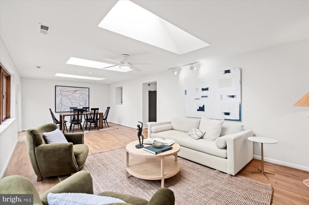 503 WOODLAND TERRACE