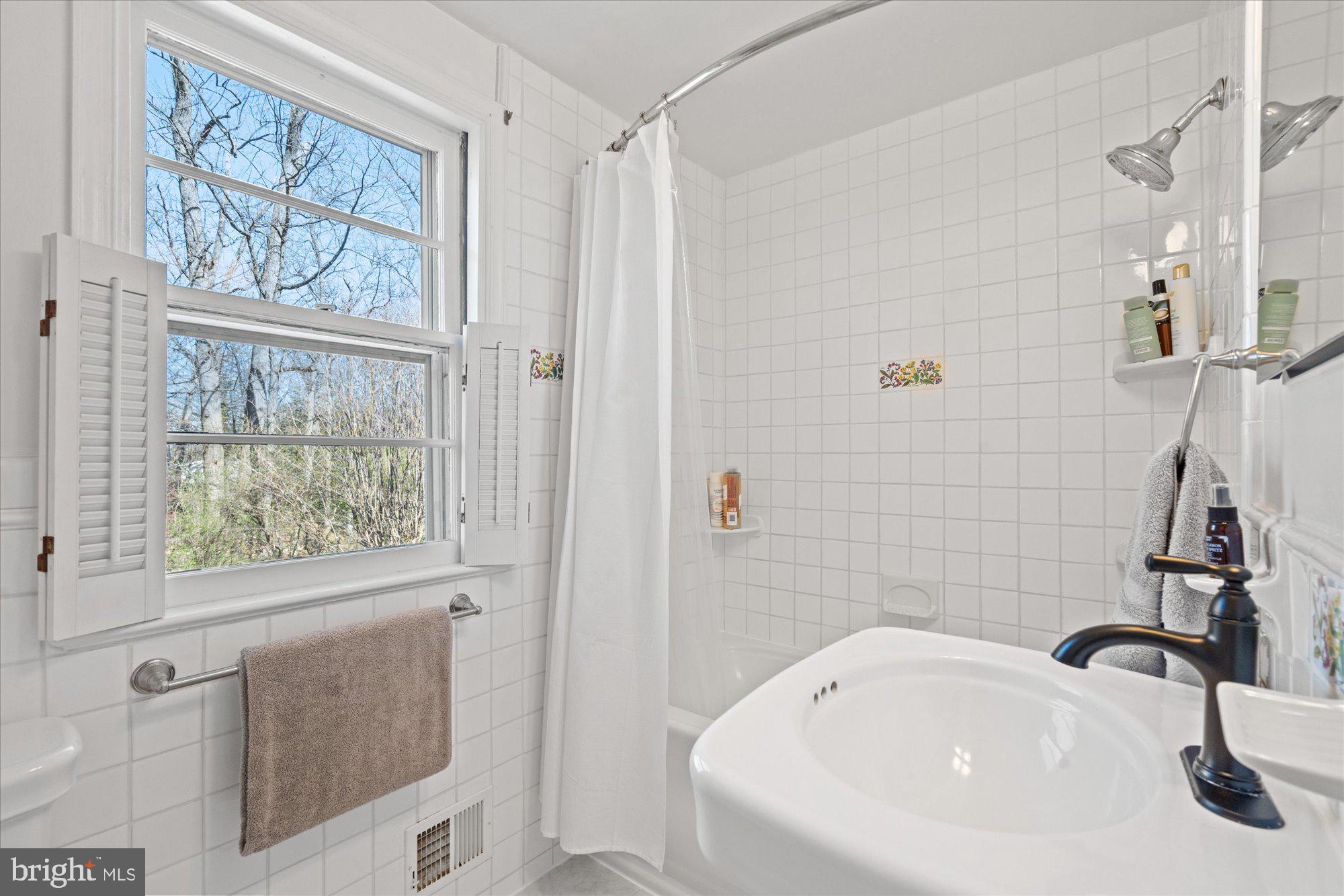 2913 OLD DOMINION BOULEVARD