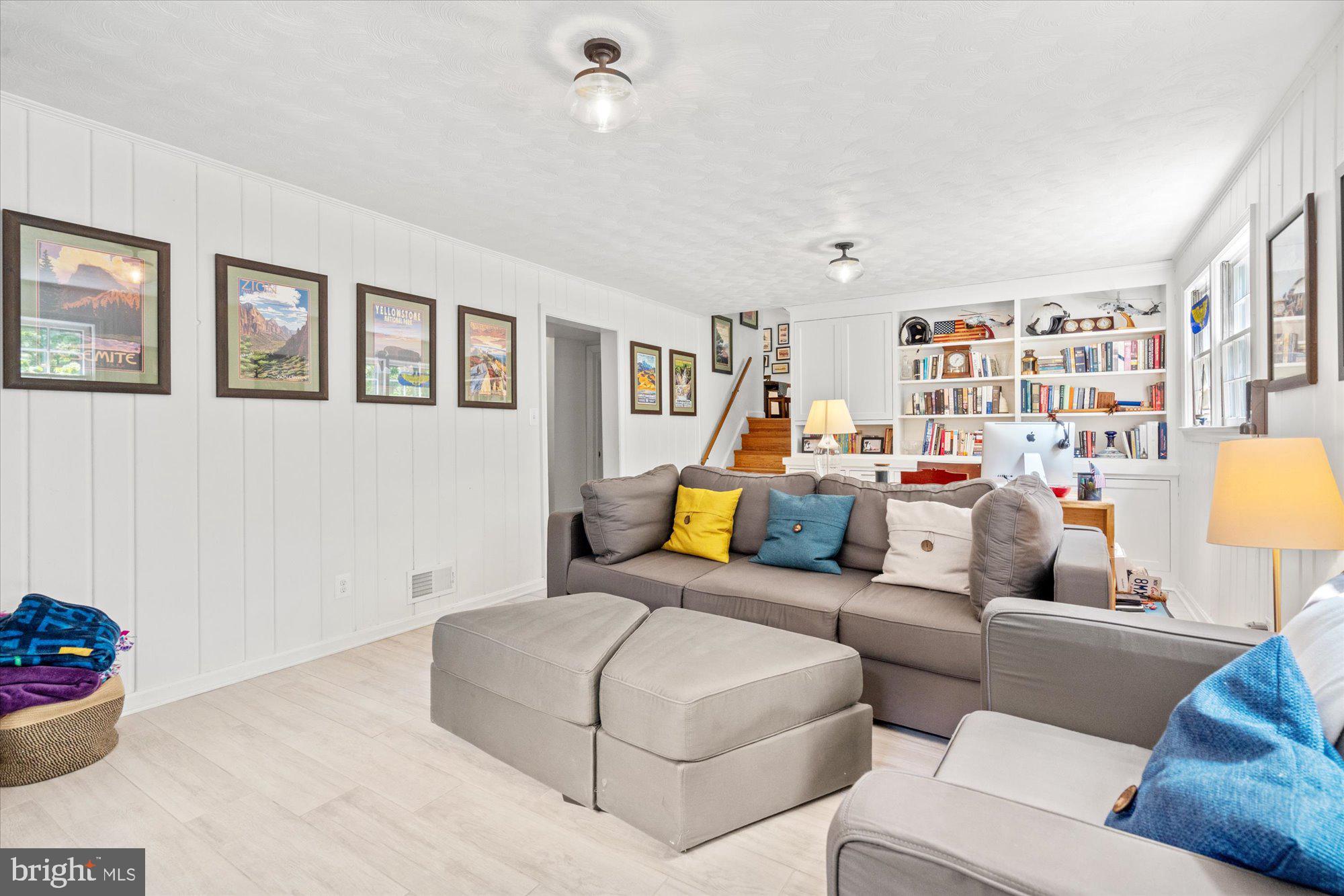 809 E TIMBER BRANCH PARKWAY