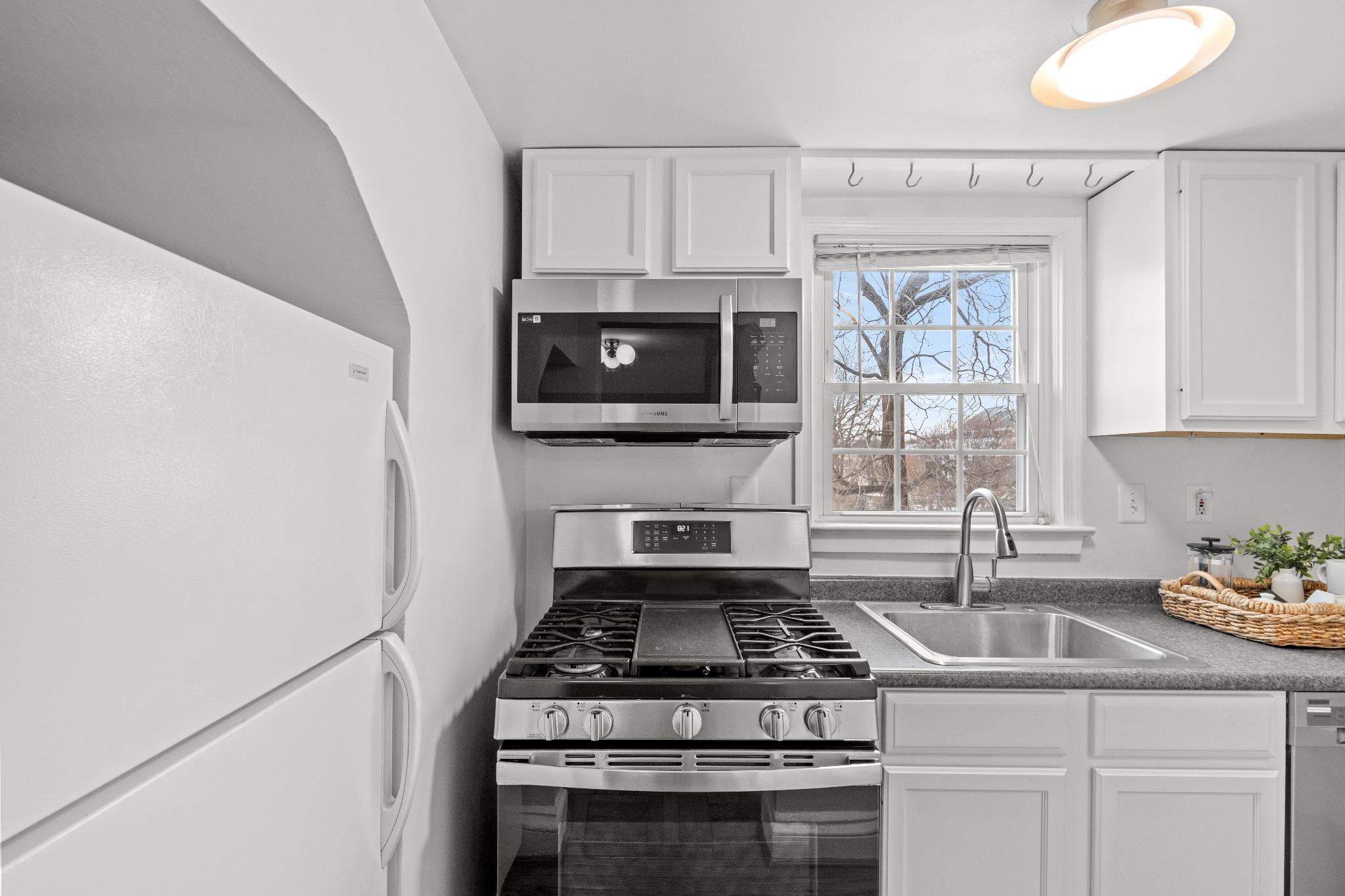 1700 DEWITT AVENUE 3